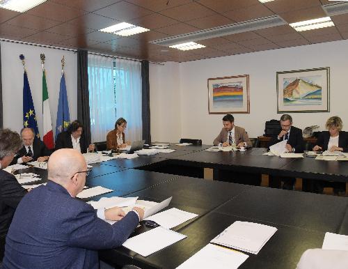 La seduta odierna della Giunta regionale che ha approvato, su proposta dell’assessore Alessia Rosolen, il testo di un protocollo d’intesa che sarà sottoscritto tra Regione e Comune di Trieste sulla prevenzione del disagio giovanile